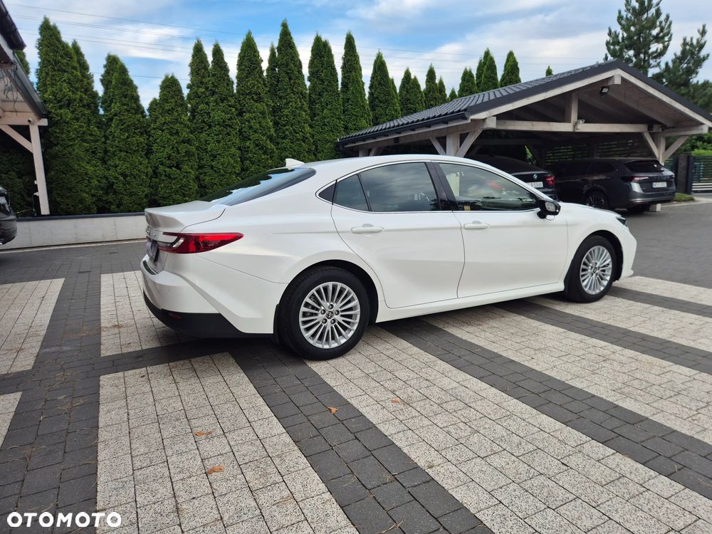 Toyota Camry - 18