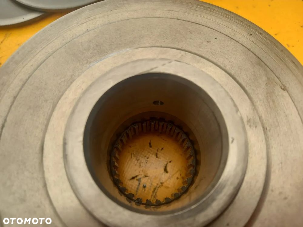 Kosz przedniego napędu Z48 przystawka Massey Ferguson 6180 - 12