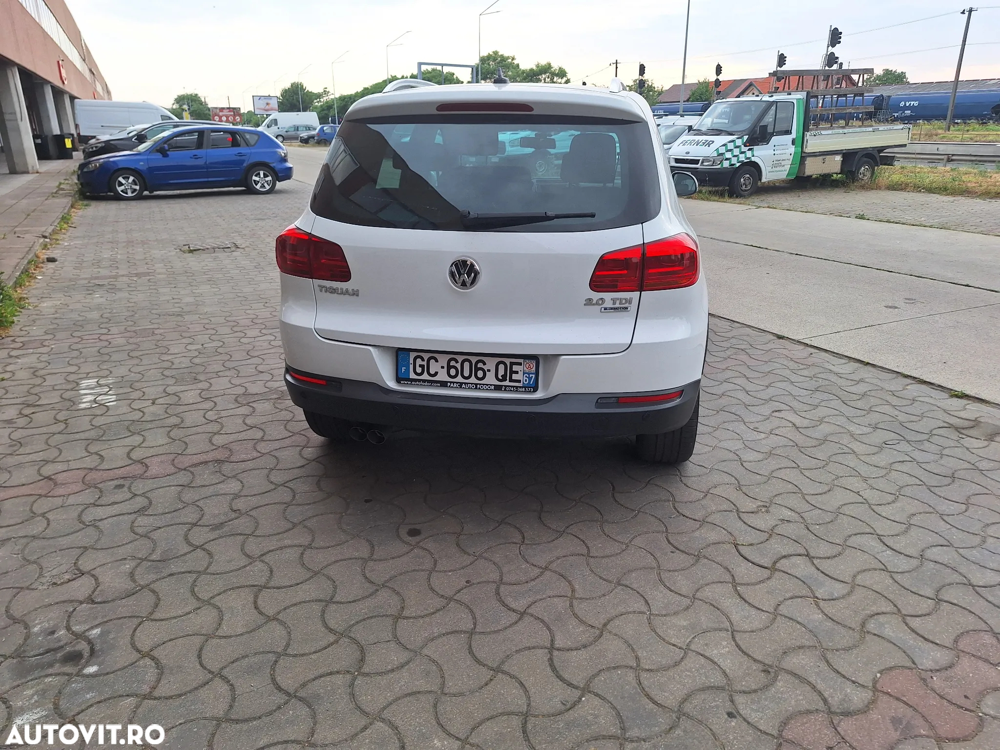 Volkswagen Tiguan - 5