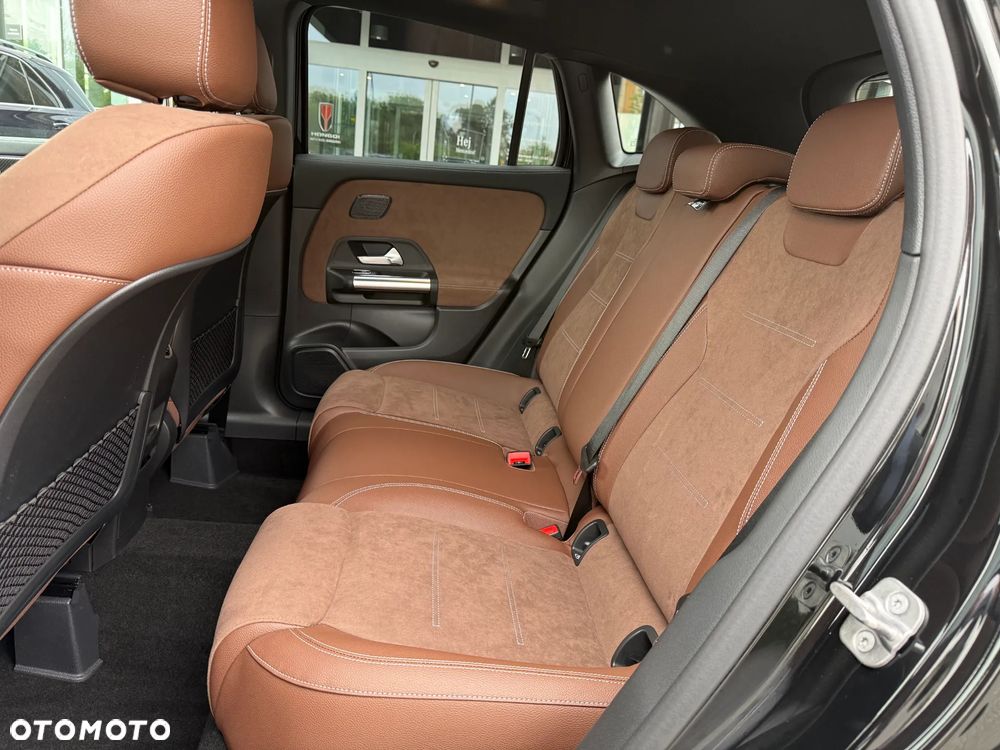 Mercedes-Benz GLA 220 mHEV 4-Matic AMG Line 8G-DCT - 14