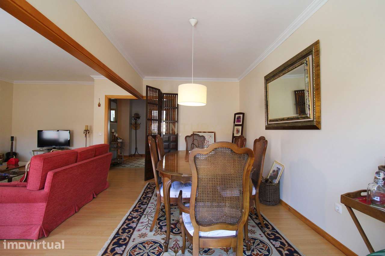Apartamento T4 com Parqueamento, nas Caldas da Rainha - Grande imagem: 5/42