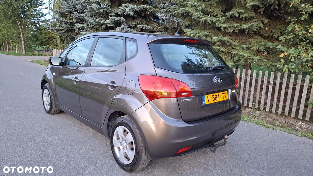 Kia Venga 1.6 L - 8