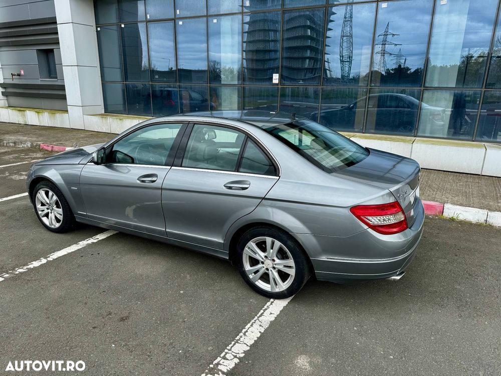 Mercedes-Benz C - 9