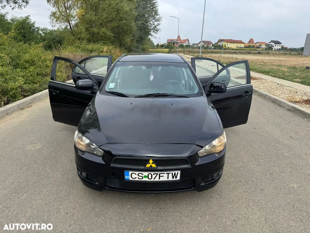 Mitsubishi Lancer - 2