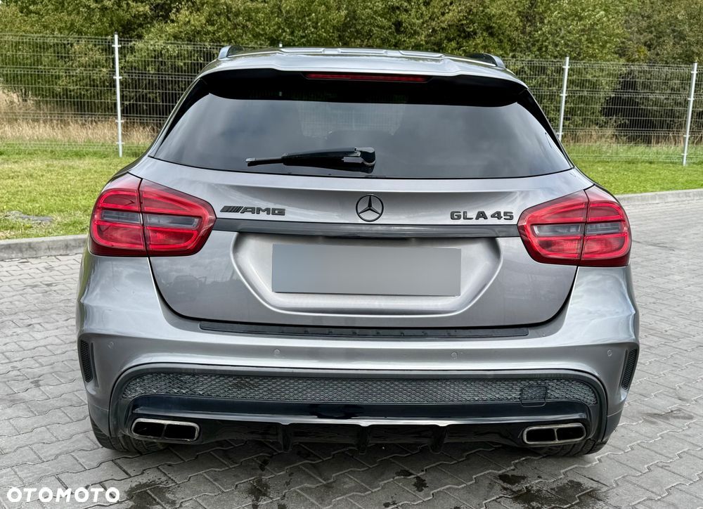 Mercedes-Benz GLA AMG 45 4-Matic - 11