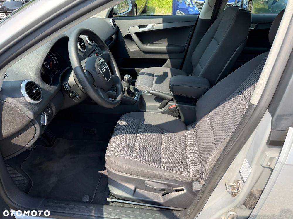 Audi A3 Sportback 1.6 Attraction - 29