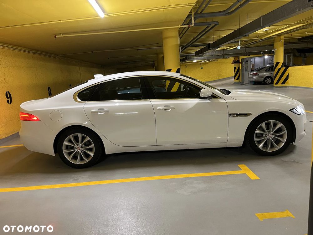 Jaguar XF 2.0 T Prestige - 22