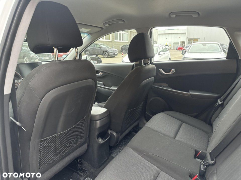 Hyundai Kona - 11