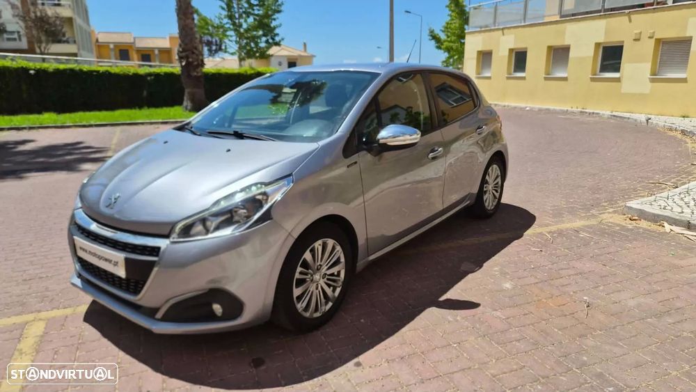 Peugeot 208 1.2 PureTech Signature - 5
