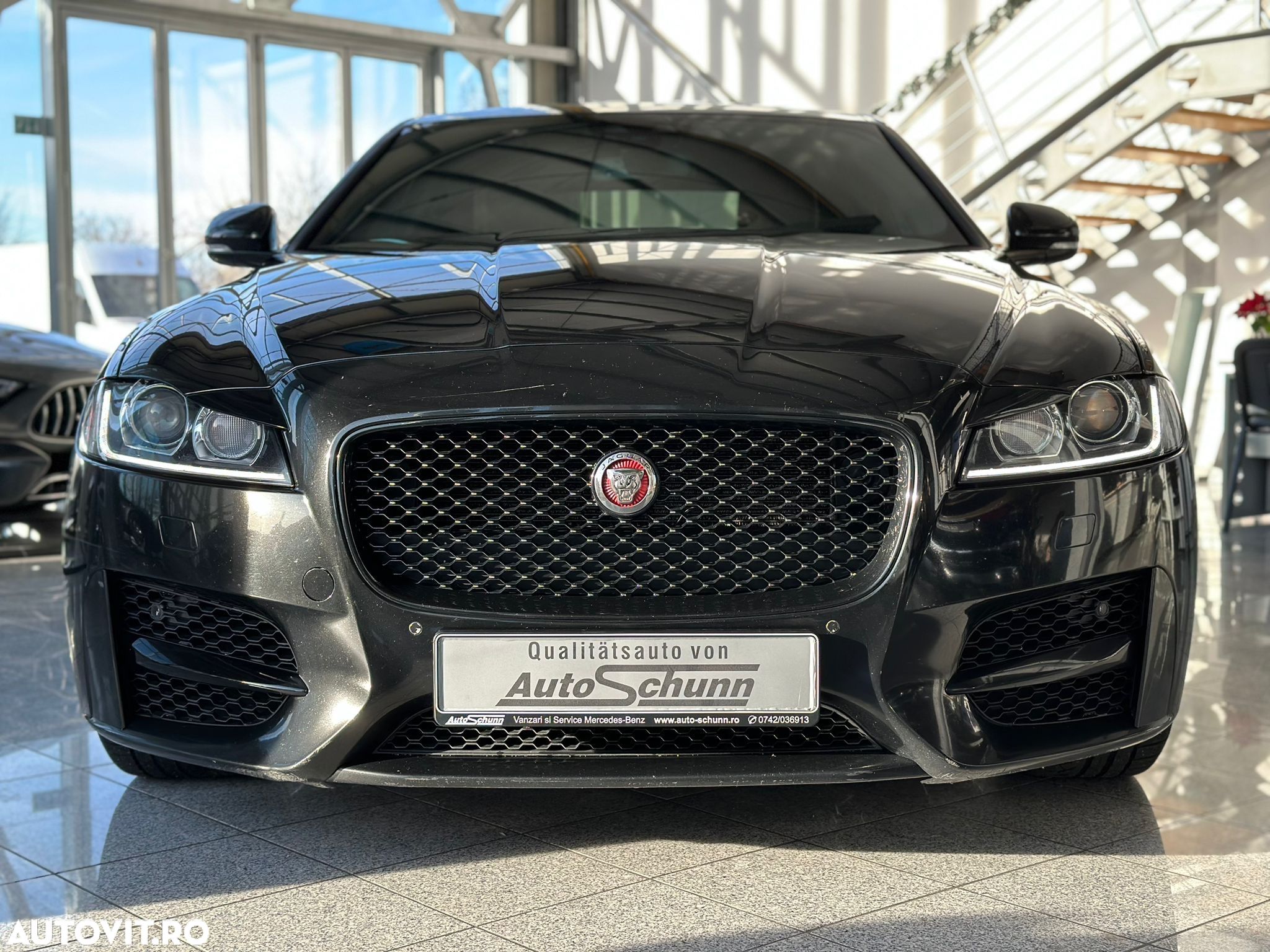 Jaguar XF 20d RWD R-Sport - 1