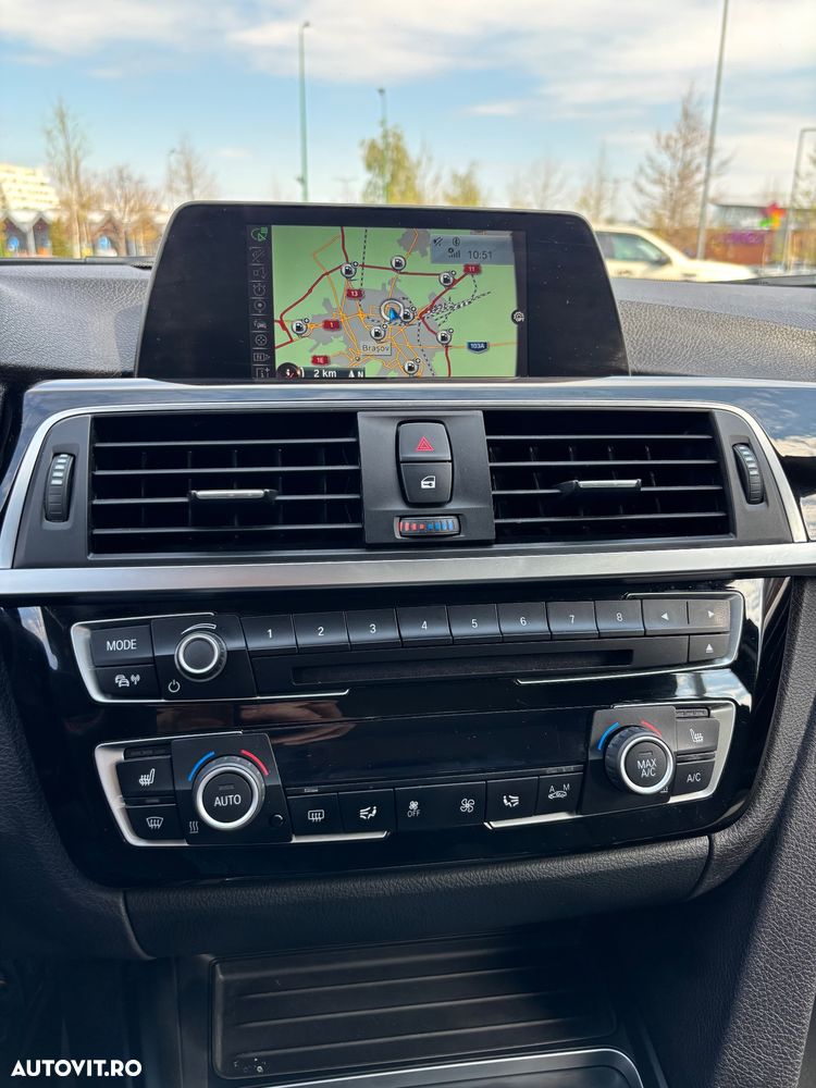 BMW Seria 3 318i Aut. Sport Line - 24