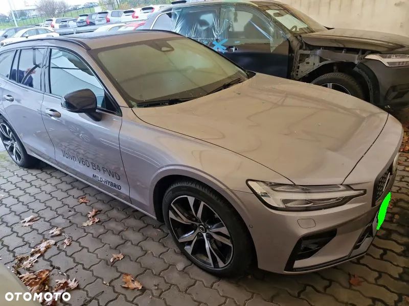 Volvo V60 B4 D Plus Dark - 4