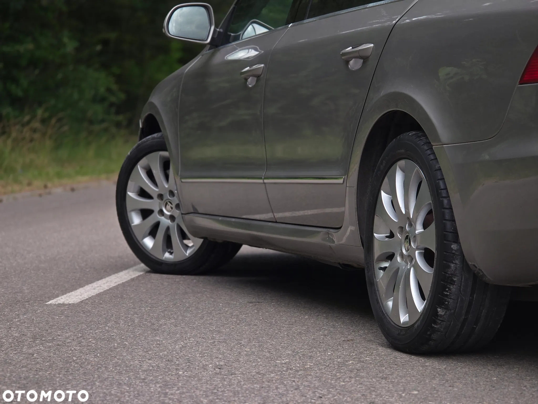 Skoda Superb 2.0 TDI Ambition DSG - 36