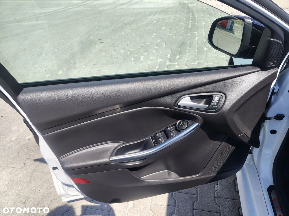 Ford Focus ST - 14