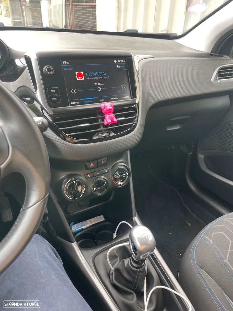 Peugeot 2008 PureTech 130 Allure - 4