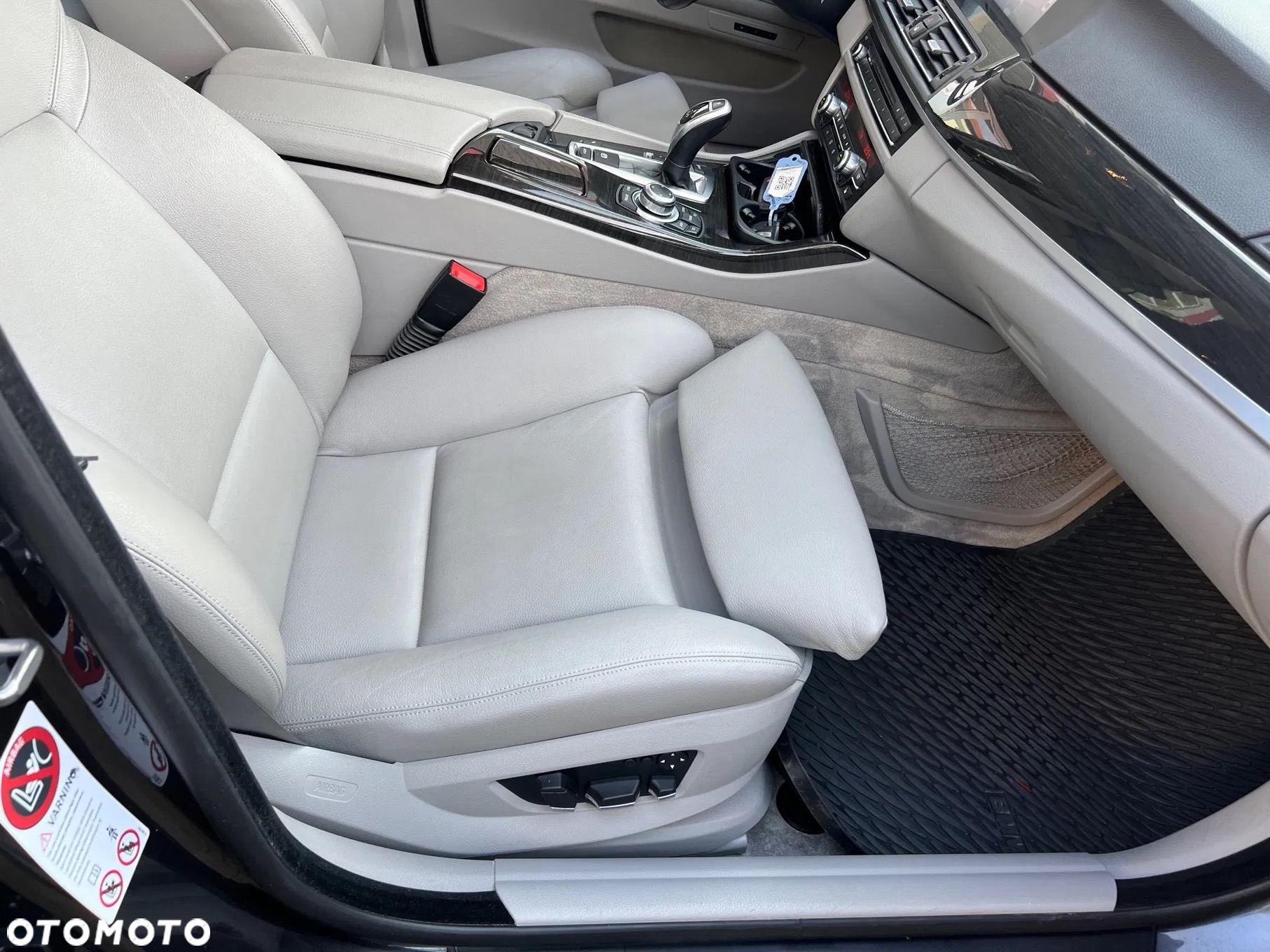 BMW Seria 5 523i Sport-Aut - 9