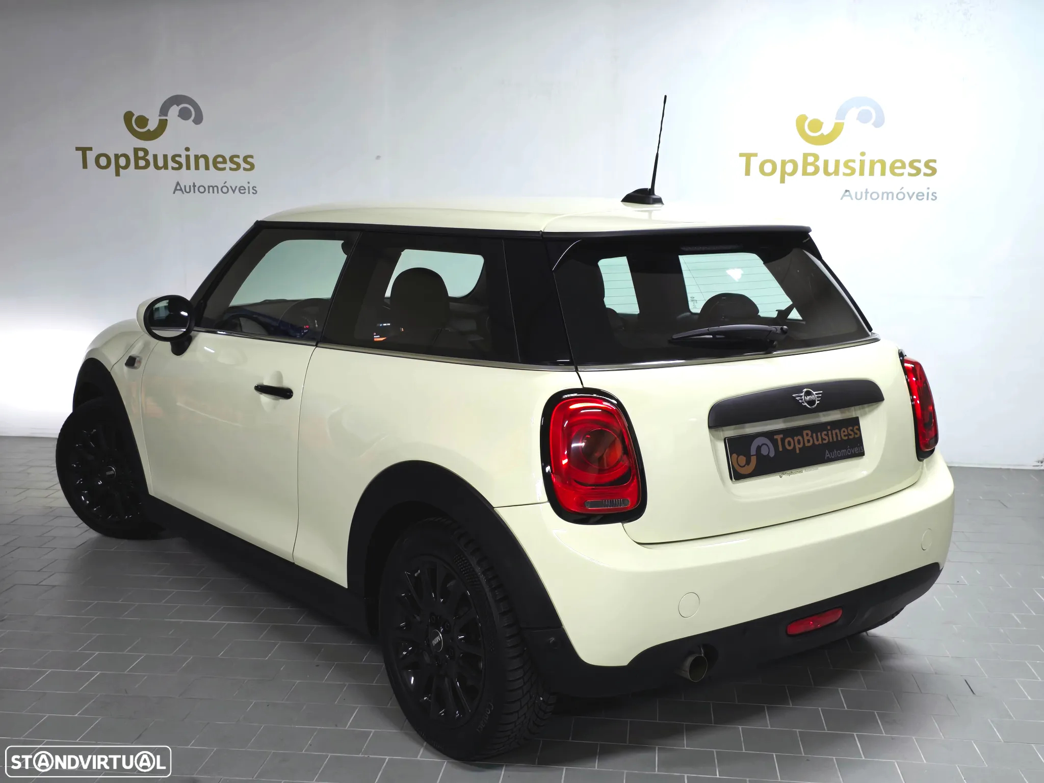 MINI 3 Portas One Auto - 2