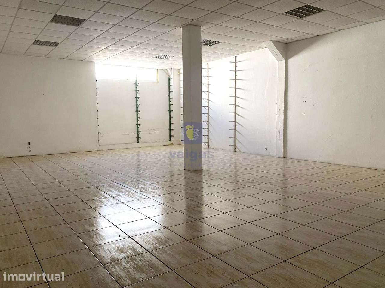 Arrendamento de armazém em cave com 248m2 em Meirinhas, Pombal - Grande imagem: 3/15