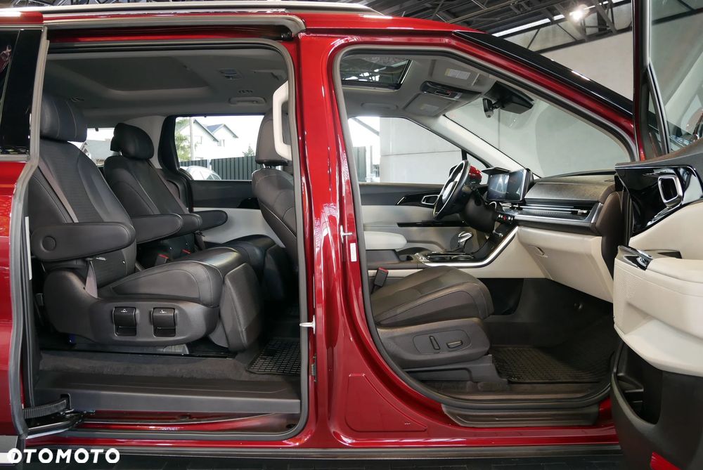 Kia Carnival - 9