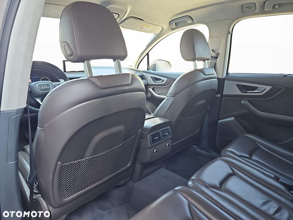 Audi Q7 - 32