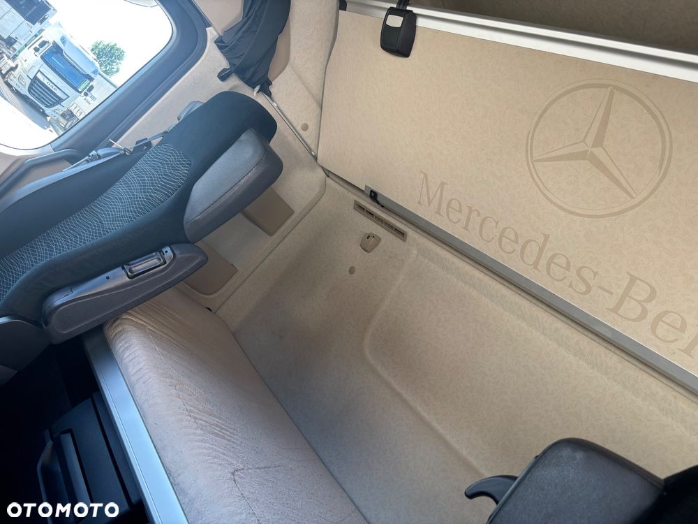 Mercedes-Benz Actros - 10