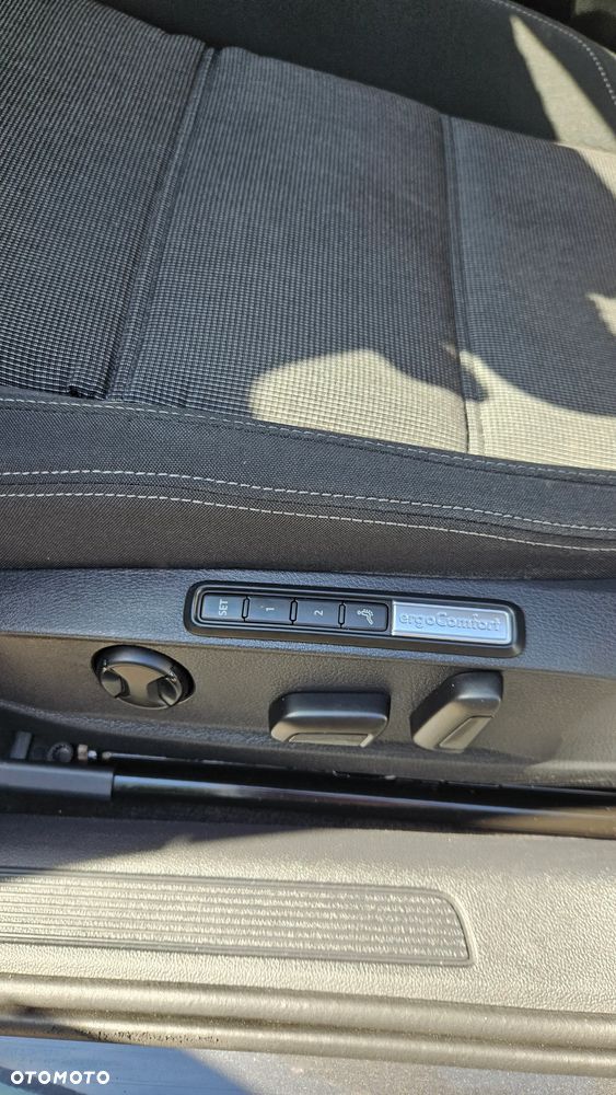 Volkswagen Passat - 18