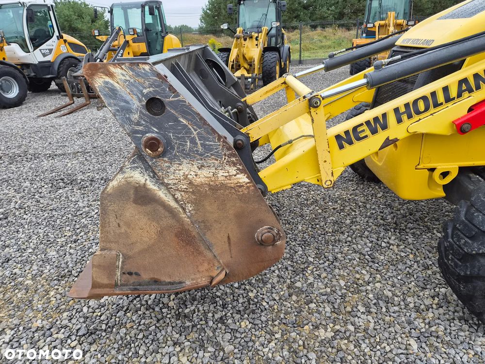New Holland B90B - 24
