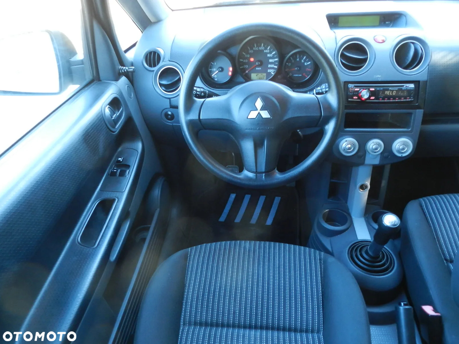 Mitsubishi Colt - 15