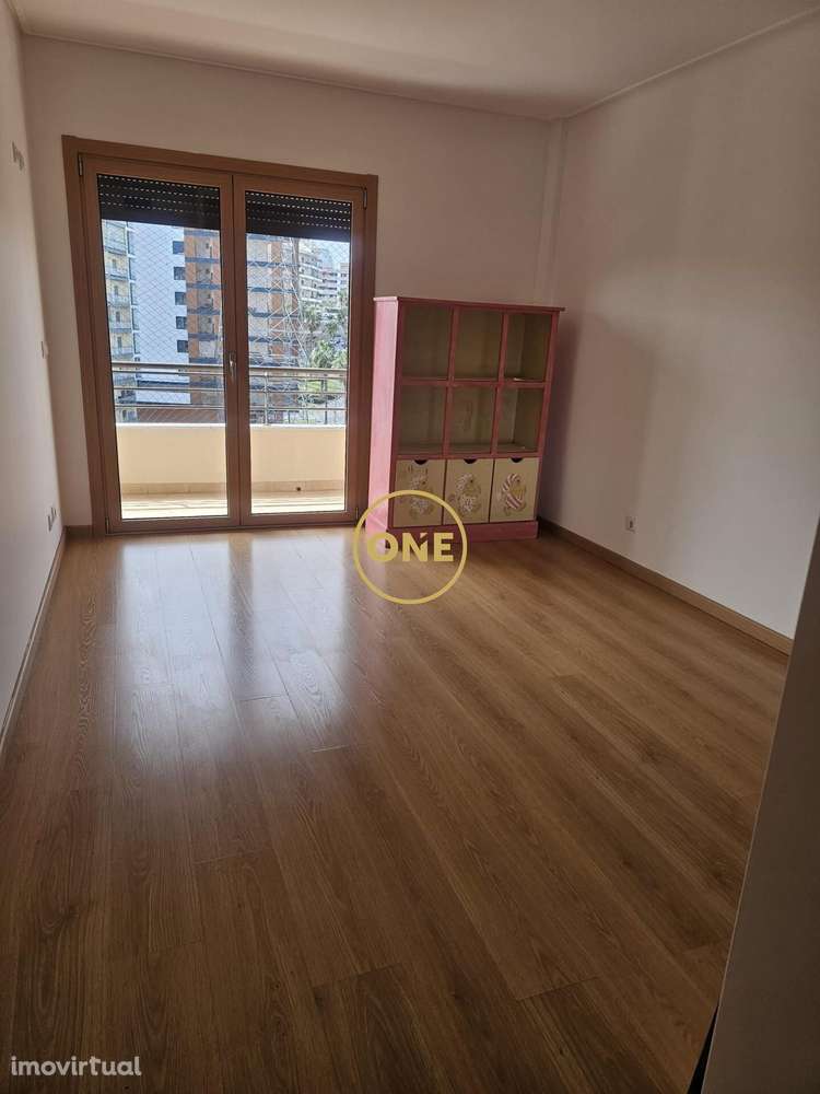 T2 com Varanda e Garagem nas Colinas do Cruzeiro, Odivelas - Grande imagem: 4/21