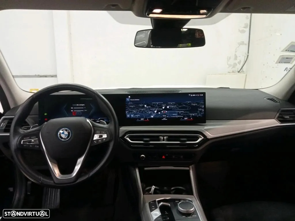 BMW 320 e Touring Auto - 12