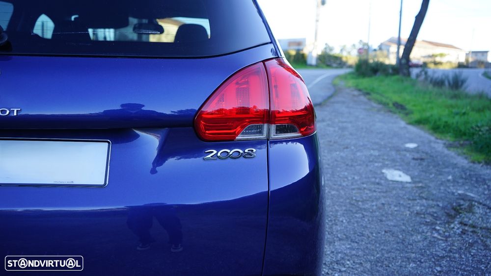Peugeot 2008 1.2 PureTech Style - 7