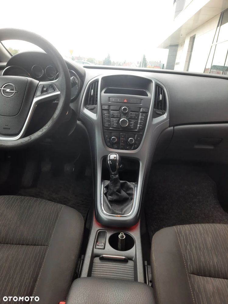 Opel Astra GTC 1.4 Turbo - 11