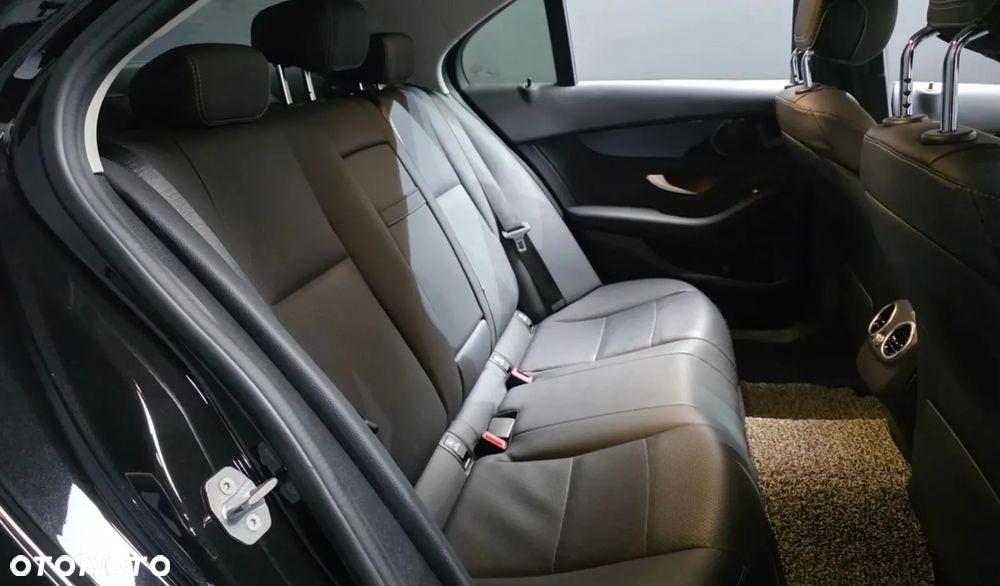 Mercedes-Benz Klasa C 200 9G-TRONIC Edition - 10