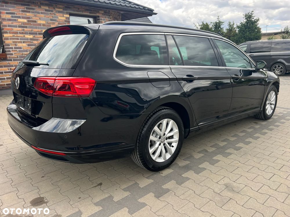 Volkswagen Passat 2.0 TDI SCR DSG Comfortline - 5