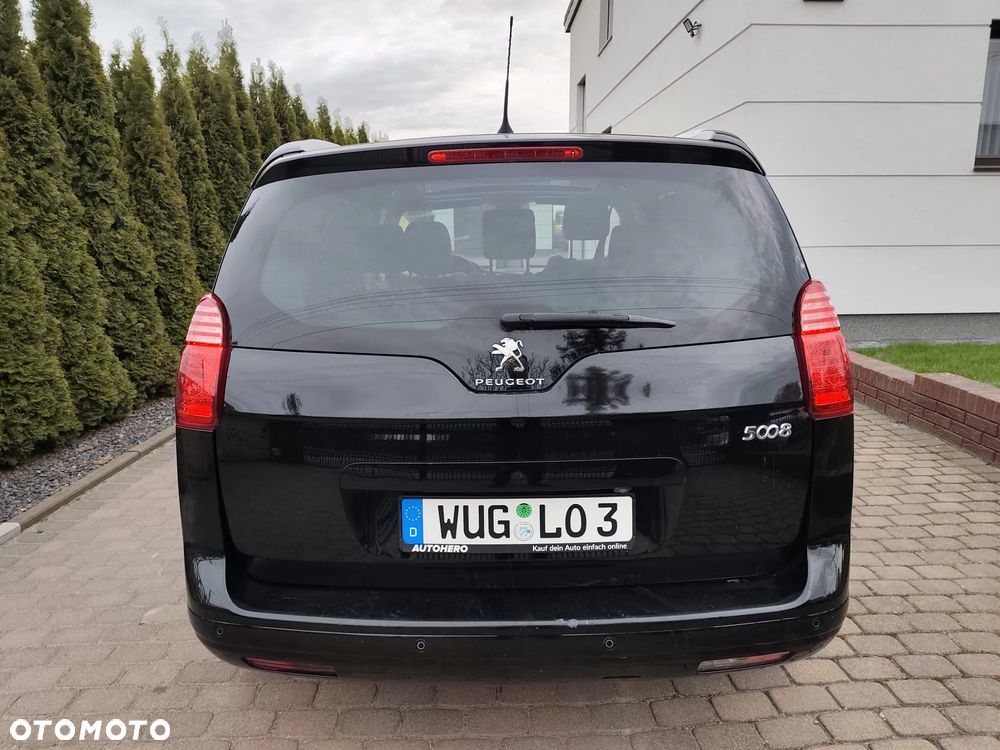 Peugeot 5008 - 8