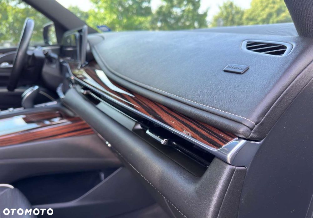 Cadillac Escalade - 25