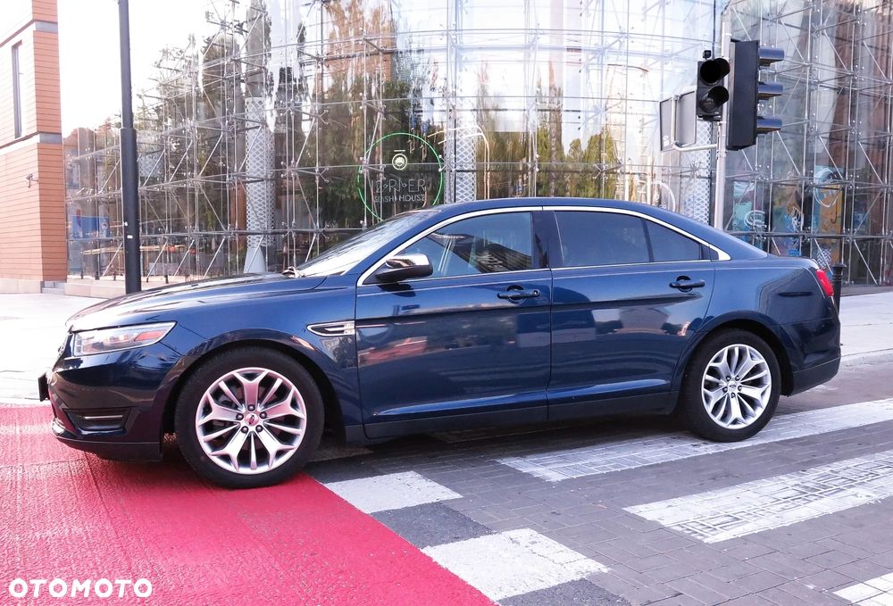 Ford Taurus - 9