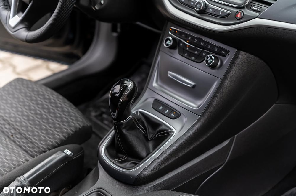 Opel Astra 1.4 Turbo Edition - 26