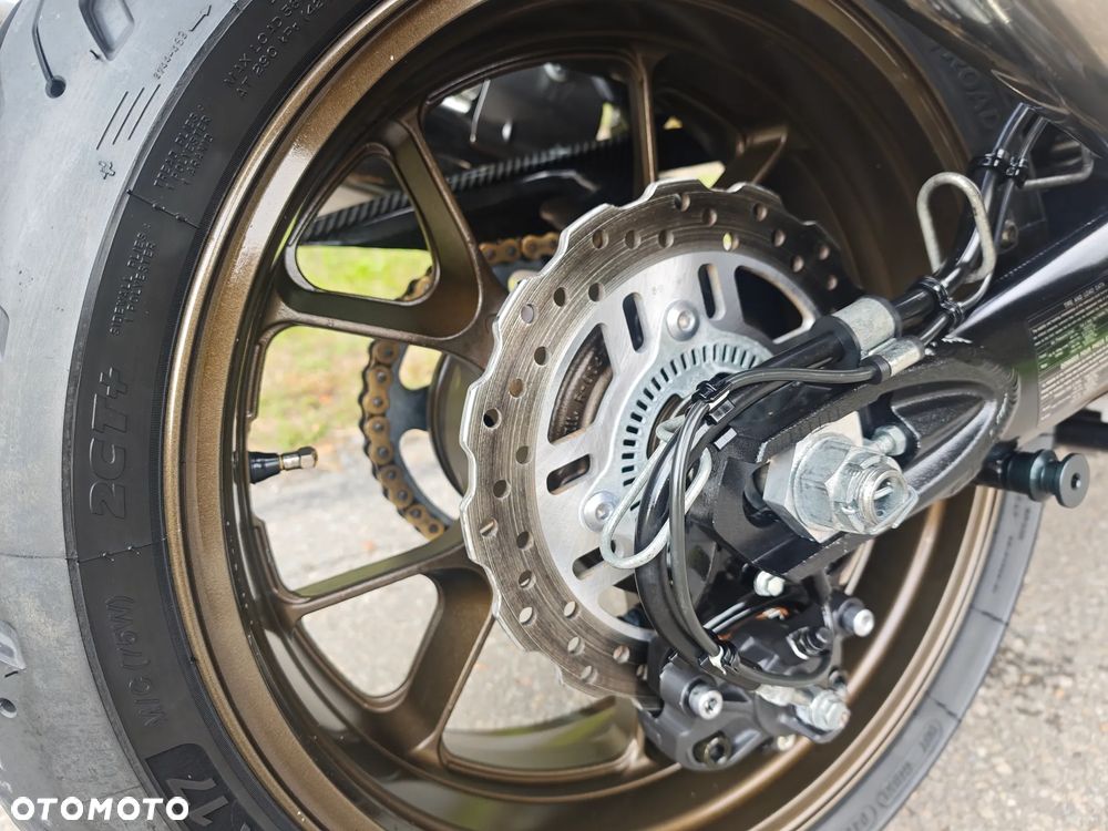 Kawasaki ZZR - 6