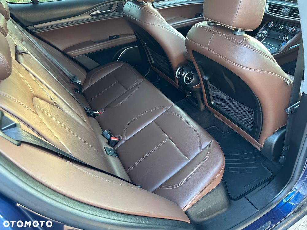 Alfa Romeo Stelvio 2.0 Turbo 16V AT8-Q4 Ti - 36