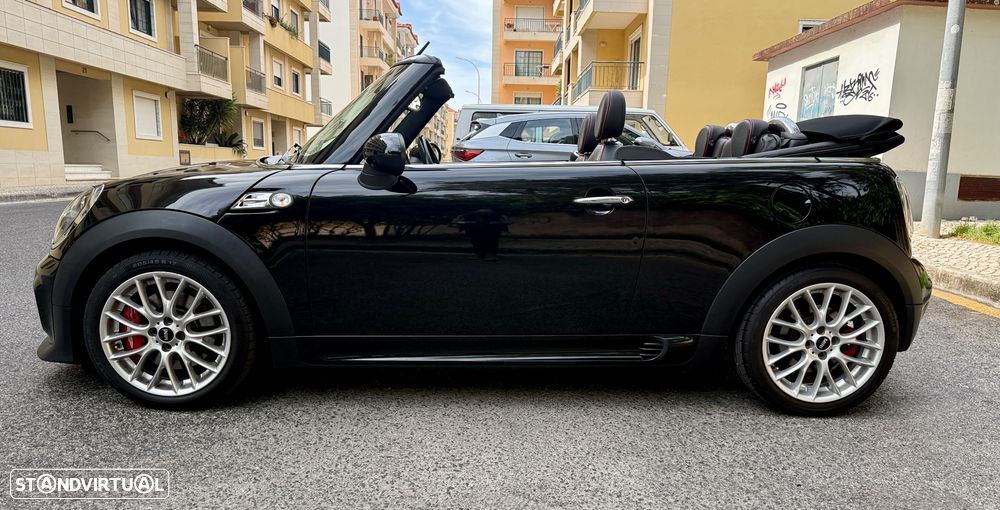 MINI Cabrio John Cooper Works - 3