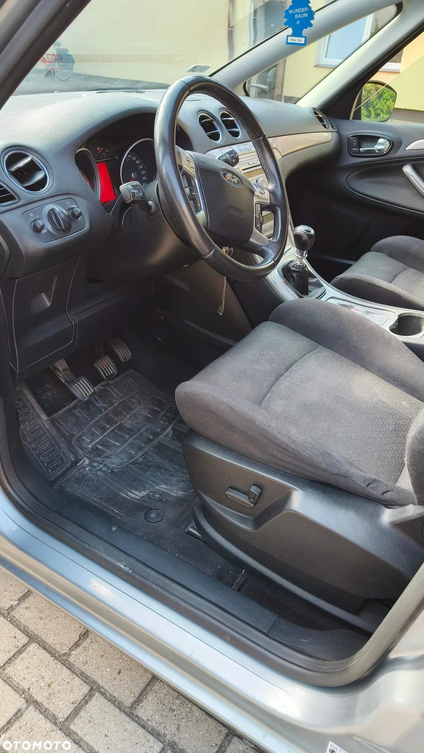 Ford S-Max - 13