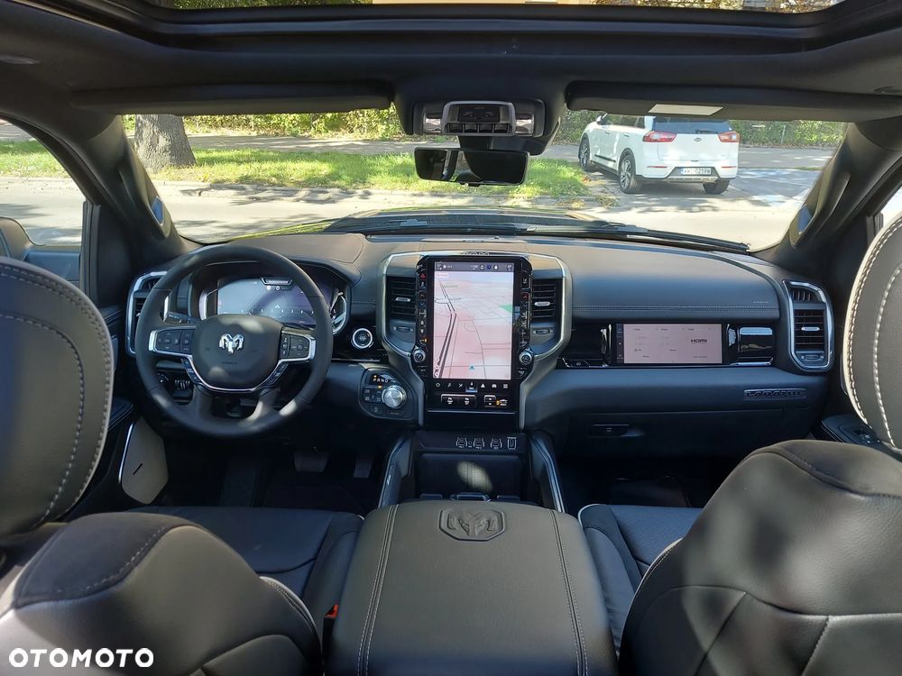 RAM 1500 Laramie Night Premium - 31