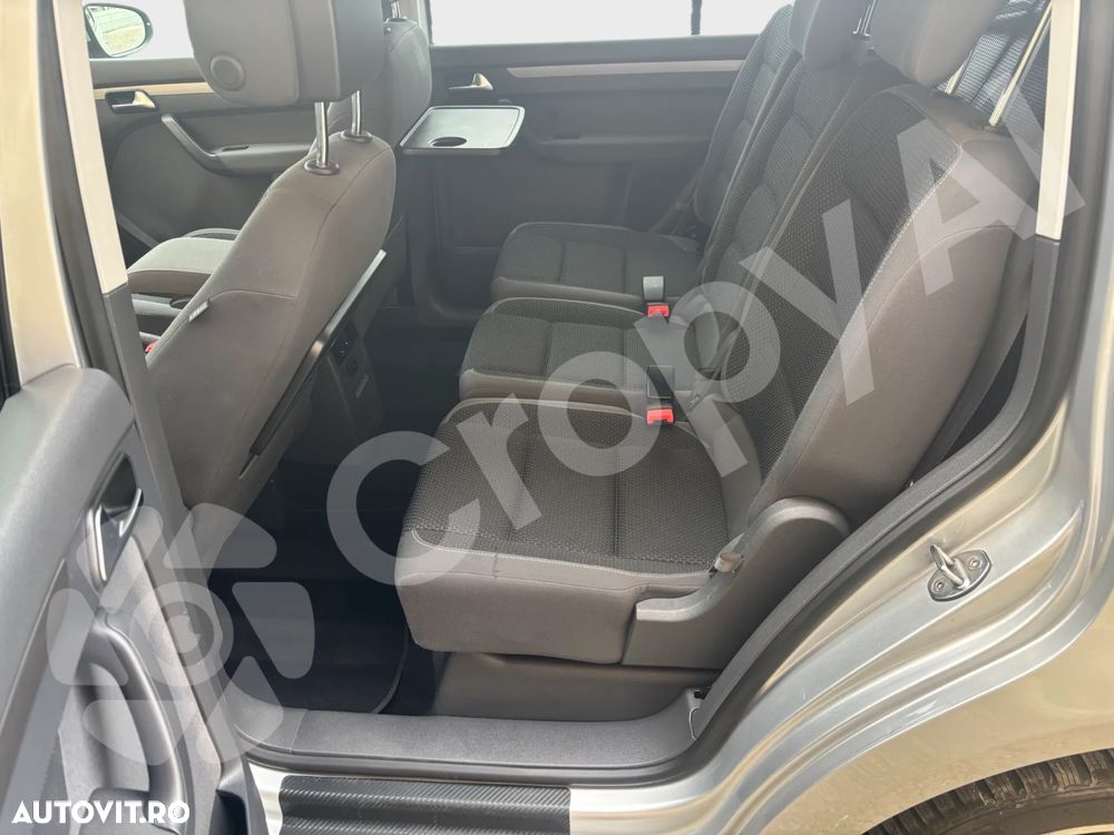 Volkswagen Touran 1.6 TDI DPF BlueMotion Technology DSG Comfortline - 13