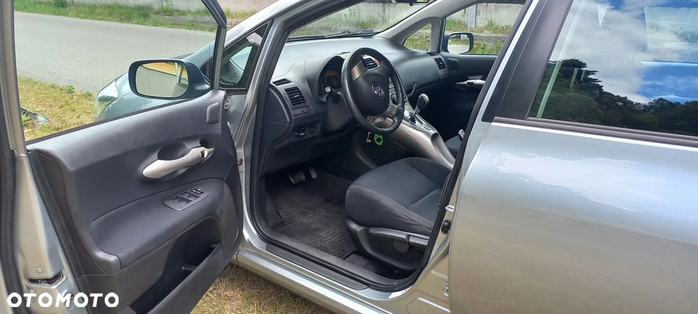 Toyota Auris - 11