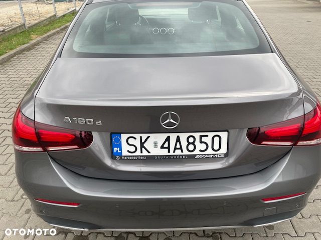 Mercedes-Benz Klasa A 180 d AMG Line 8G-DCT - 31