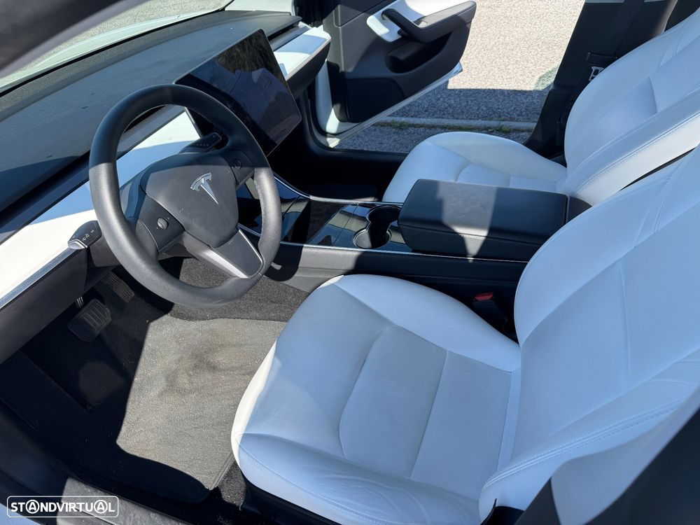 Tesla Model 3 Standard Range Plus RWD - 3