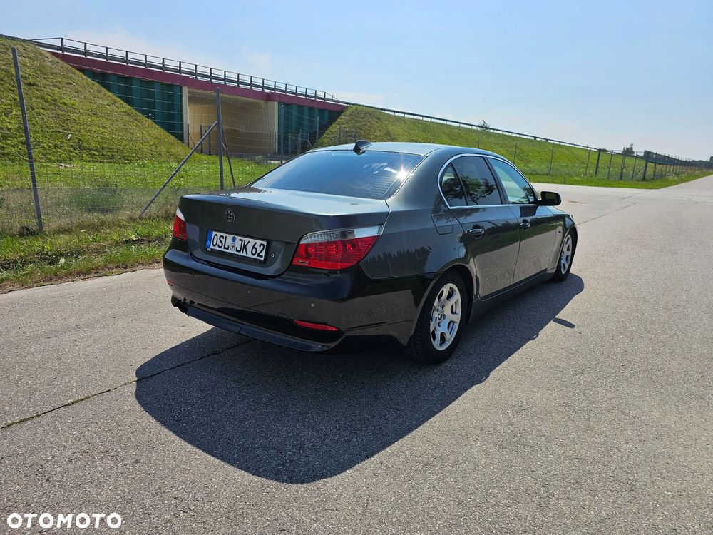 BMW Seria 5 520i - 5