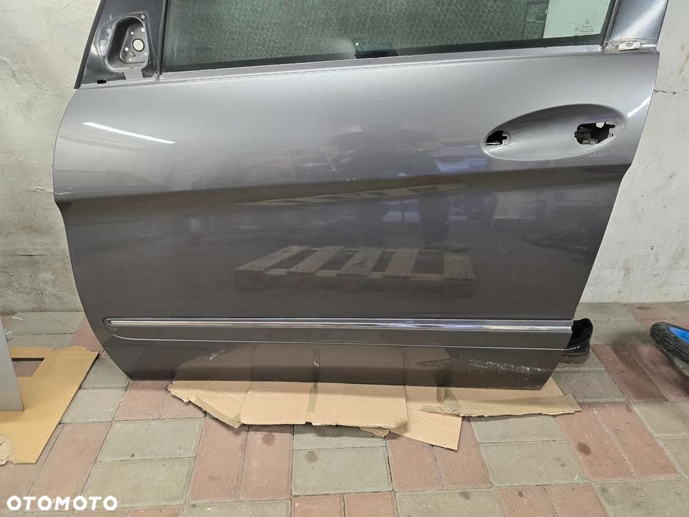 SPRZEDAM LEWE PRZENIE DRZWI MERCEDES B KLASA W245 W KOLOR 787 PO LIFCIE DO MONTAŻU W ORYGINALE - 2