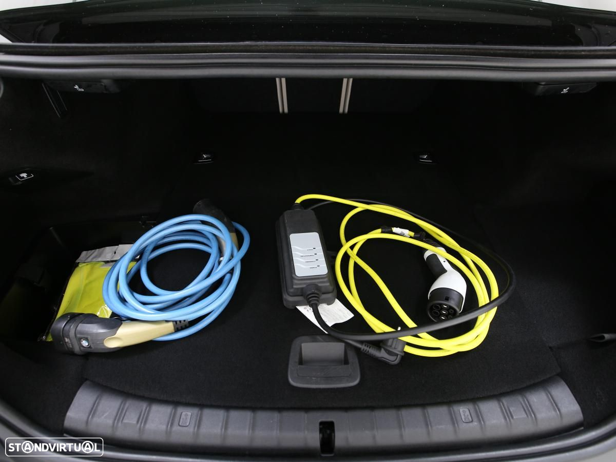 BMW 530 e - 32